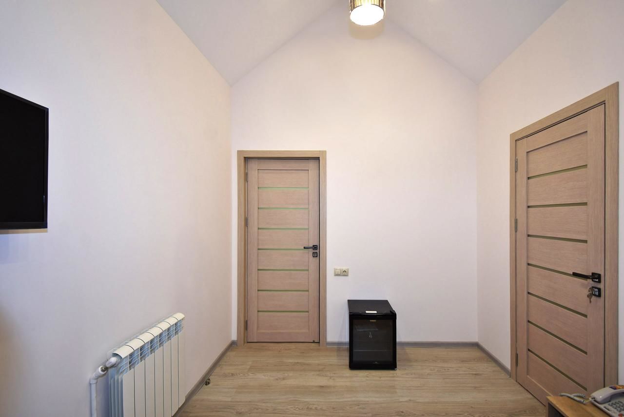 Отель Patriott Hotel Ереван